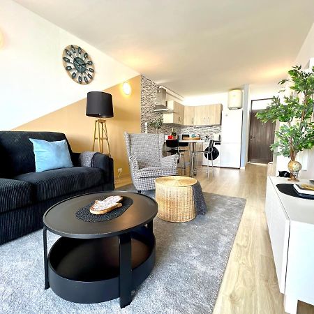 Stunning Lovely Flat With Pool And Strong Wi-Fi, 31 Arona  Exterior photo