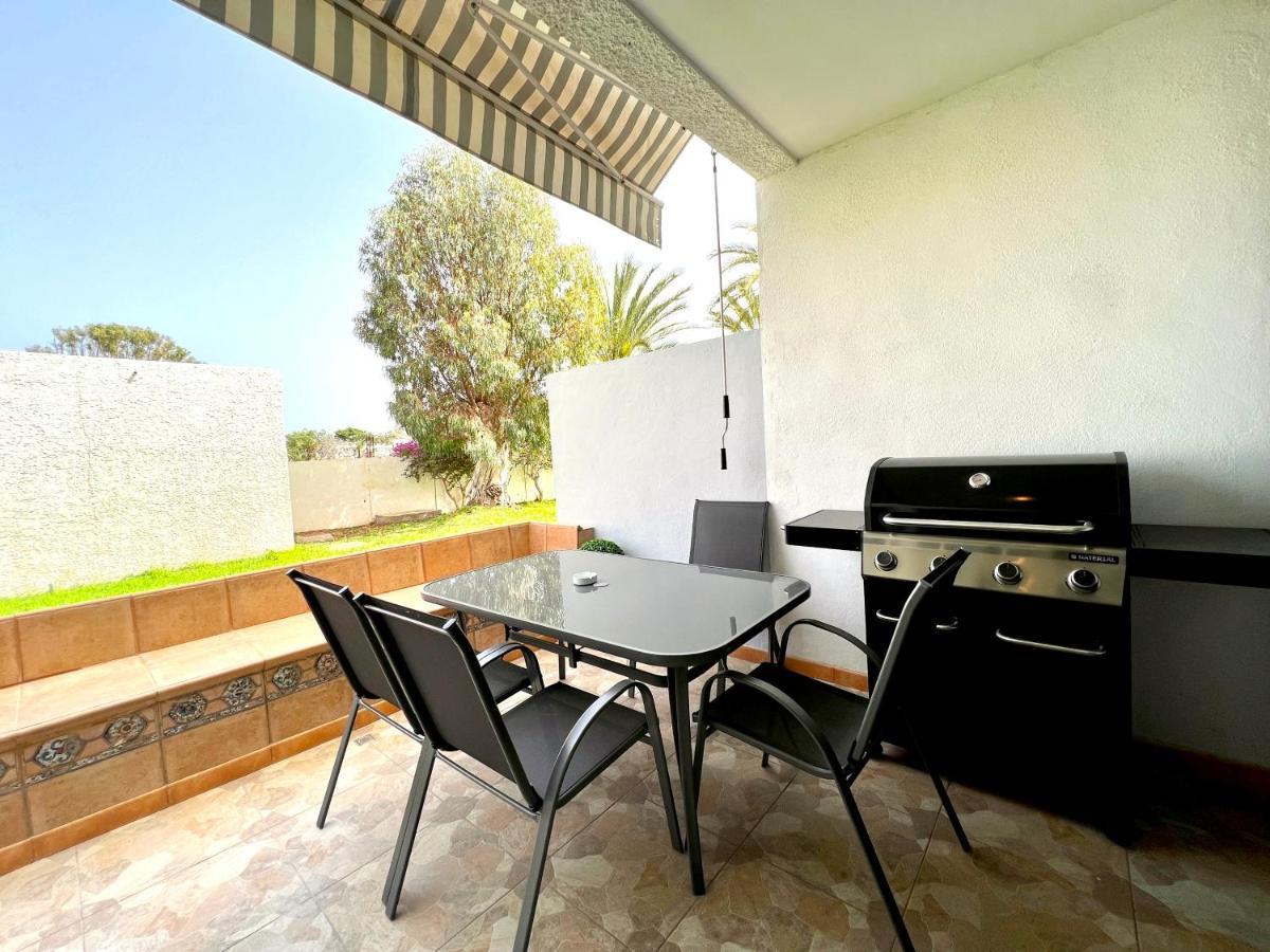Stunning Lovely Flat With Pool And Strong Wi-Fi, 31 Arona  Exterior photo