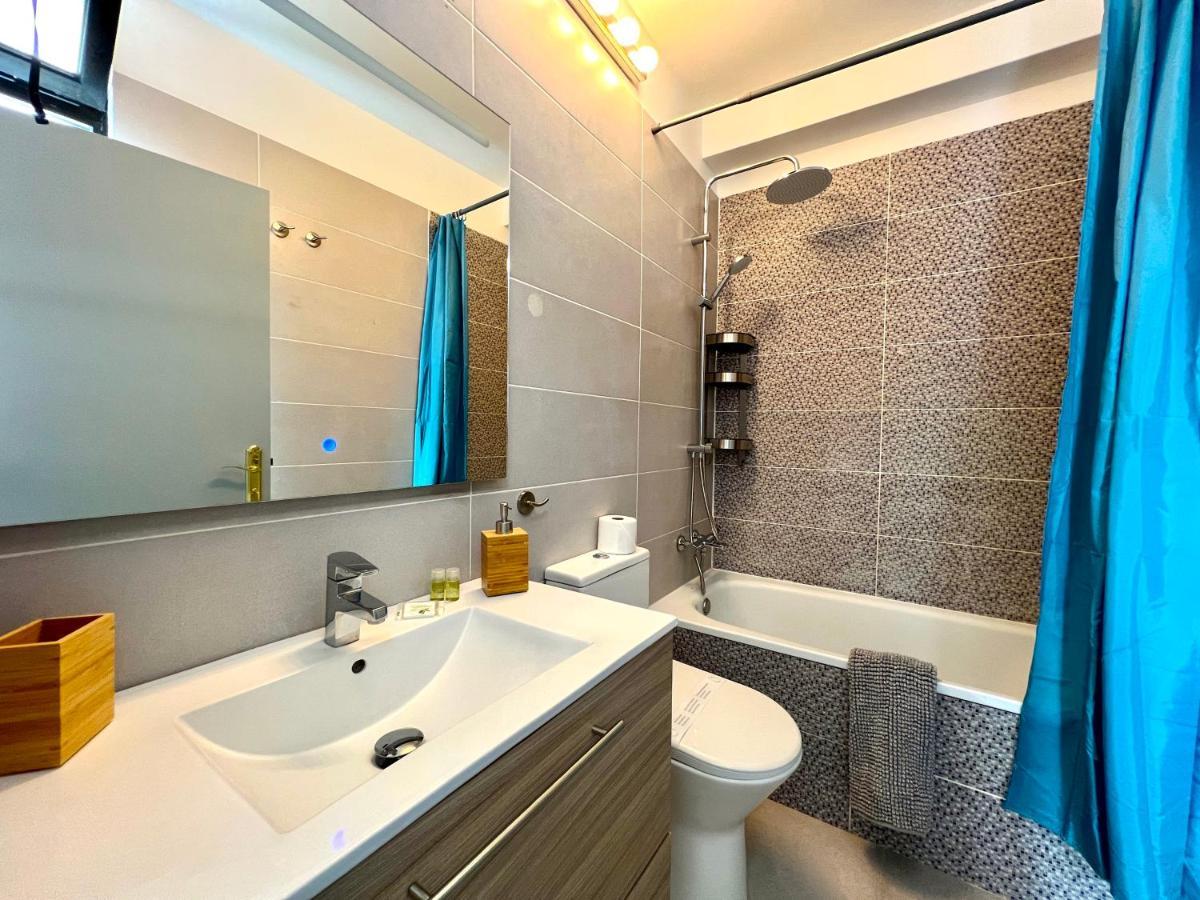 Stunning Lovely Flat With Pool And Strong Wi-Fi, 31 Arona  Exterior photo