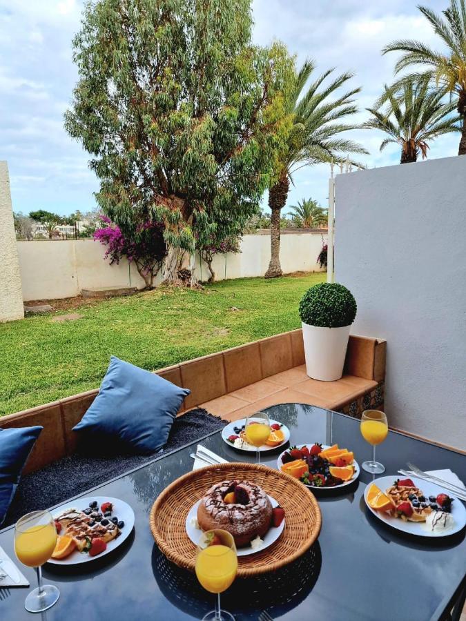 Stunning Lovely Flat With Pool And Strong Wi-Fi, 31 Arona  Exterior photo