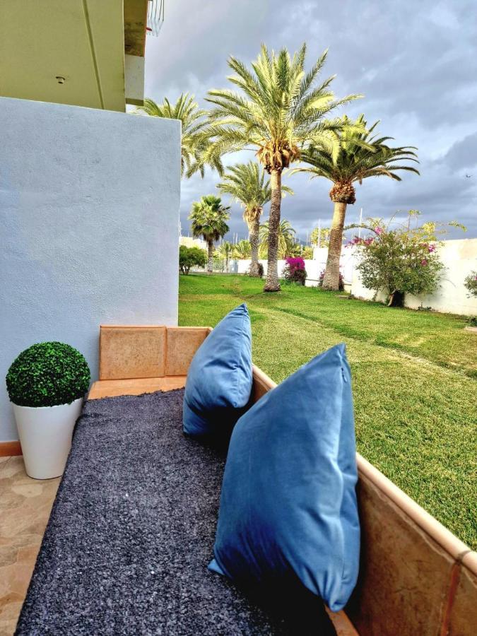 Stunning Lovely Flat With Pool And Strong Wi-Fi, 31 Arona  Exterior photo