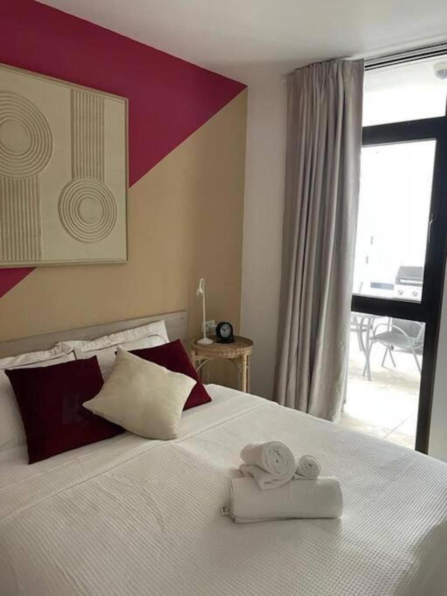 Stunning Lovely Flat With Pool And Strong Wi-Fi, 31 Arona  Exterior photo