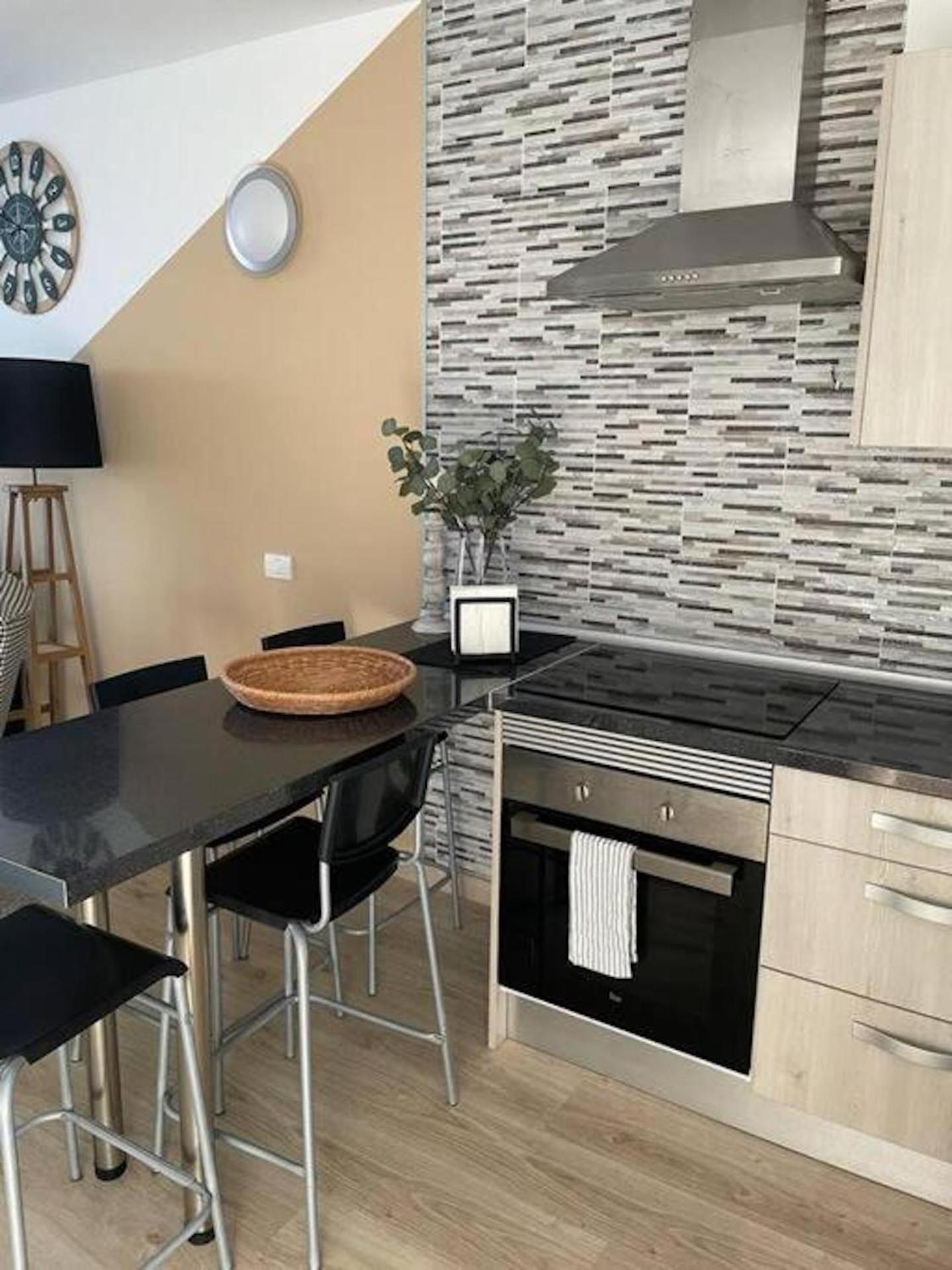 Stunning Lovely Flat With Pool And Strong Wi-Fi, 31 Arona  Exterior photo